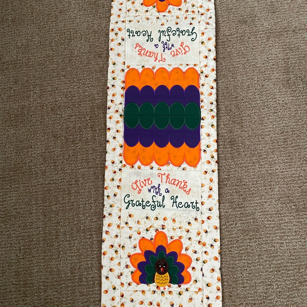 New Thanksgiving table runner